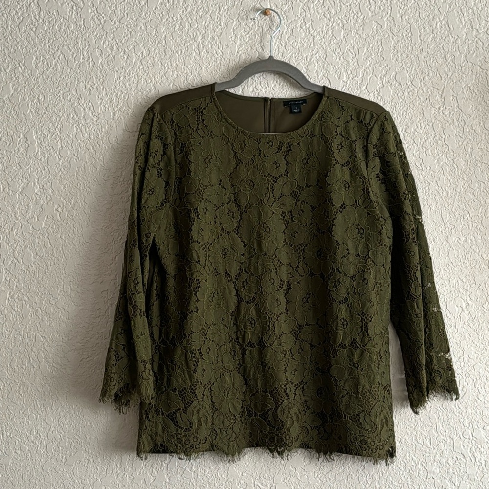 Ann Taylor lace front top